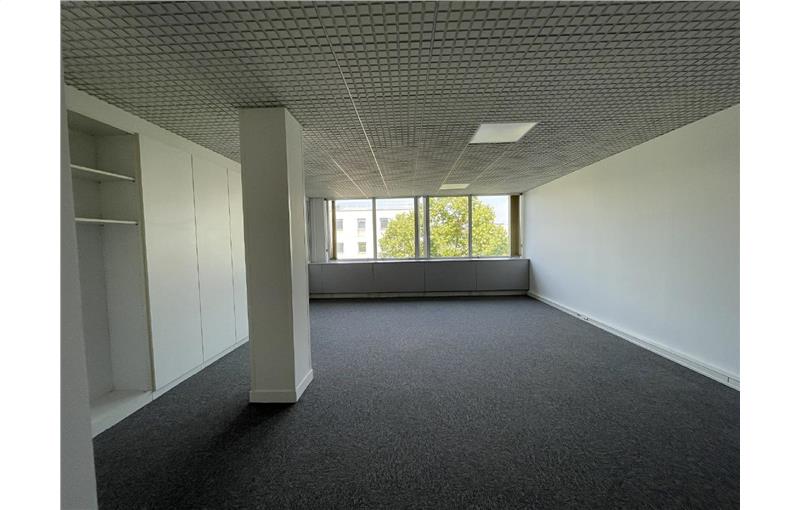 Location de bureau de 1 067 m² à Bordeaux - 33000 photo - 1