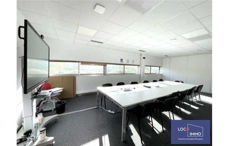 Location de bureau de 1 135 m² à Bordeaux - 33000 photo - 1