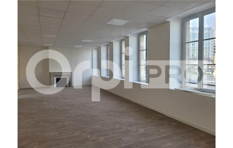 Location de bureau de 189 m² à Bordeaux - 33000 photo - 1