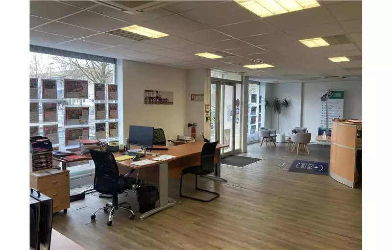 Location de bureau de 957 m² à Bordeaux - 33000