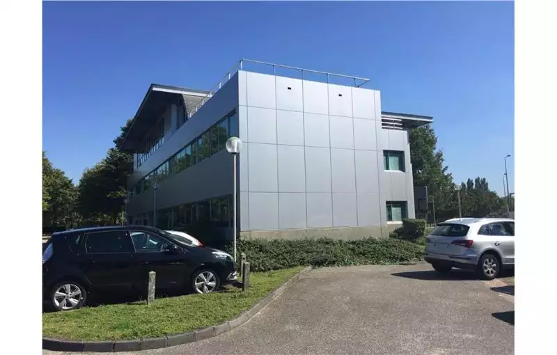 Location de bureau de 136 m² à Bordeaux - 33000