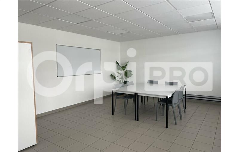 Location de bureau de 176 m² à Bourg-en-Bresse - 01000 photo - 1