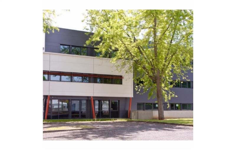 Location de bureau de 257 m² à Bourges - 18000 photo - 1