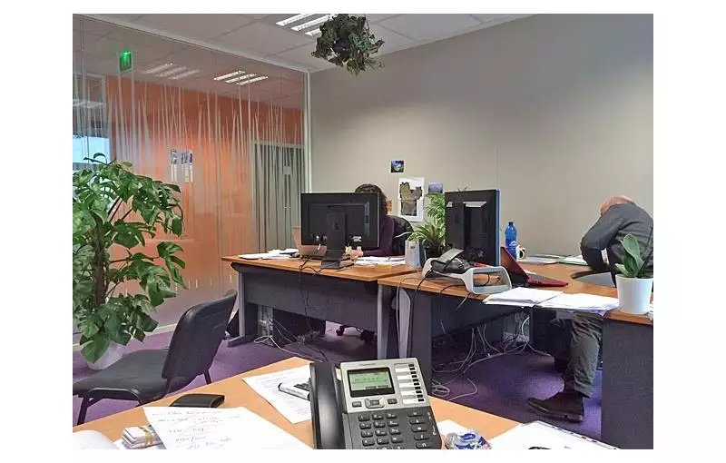 Location de bureau de 280 m² à Bruyères-le-Châtel - 91680