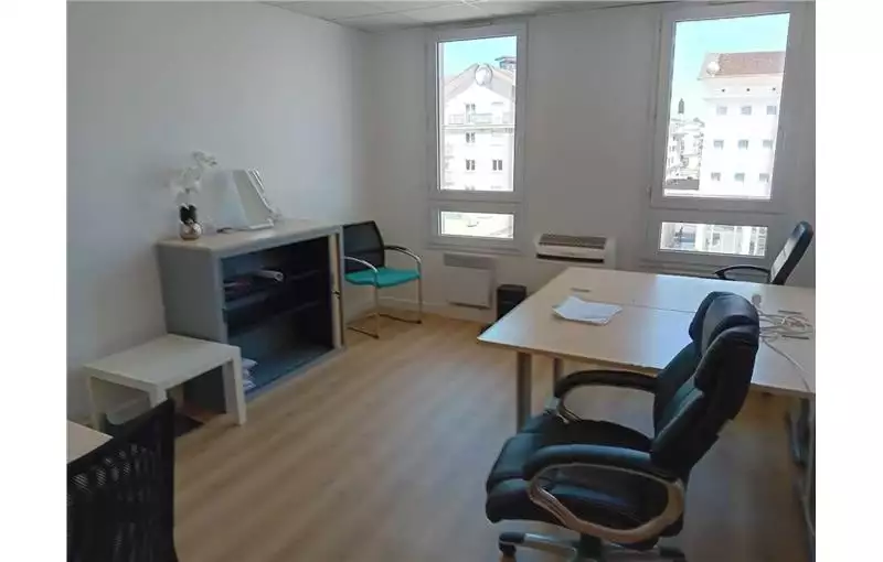 Location de bureau de 18 m² à Bussy-Saint-Georges - 77600