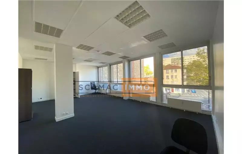 Location de bureau de 130 m² à Cachan - 94230