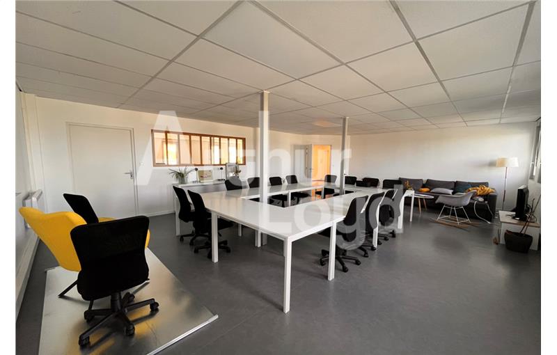 Location de bureau de 143 m² à Caen - 14000 photo - 1