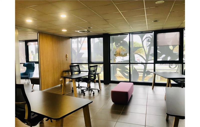 Location de bureau de 111 m² à Castelnau-le-Lez - 34170 photo - 1