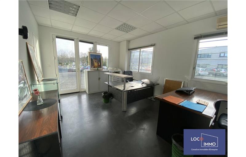 Location de bureau de 25 m² à Cenon - 33150 photo - 1