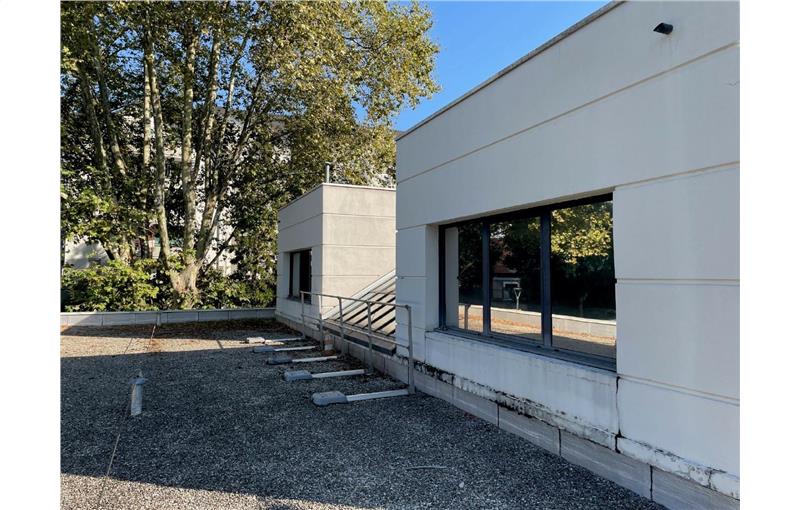 Location de bureau de 850 m² à Chambéry - 73000 photo - 1