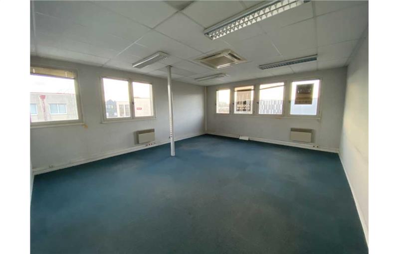 Location de bureau de 387 m² à Chantepie - 35135 photo - 1