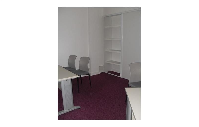 Location de bureau de 21 m² à Chasseneuil-du-Poitou - 86360 photo - 1