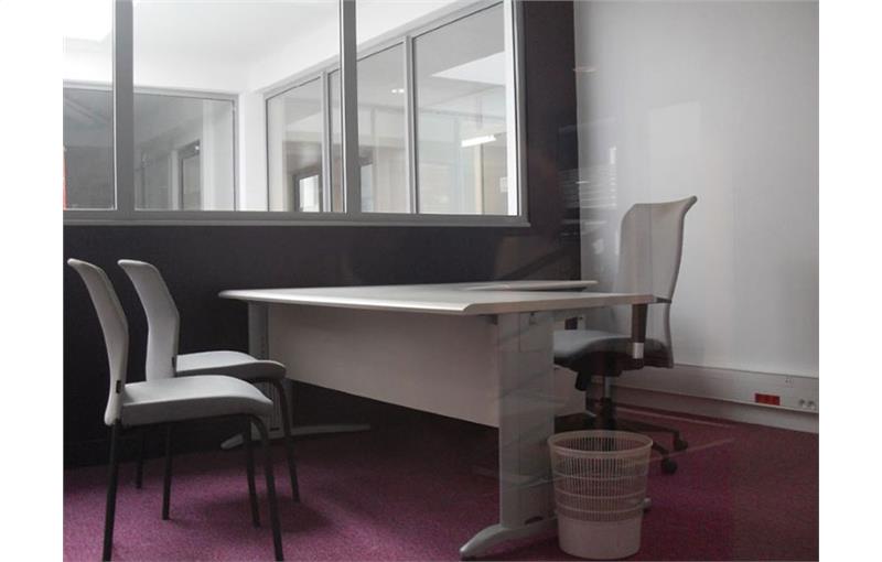 Location de bureau de 18 m² à Chasseneuil-du-Poitou - 86360 photo - 1