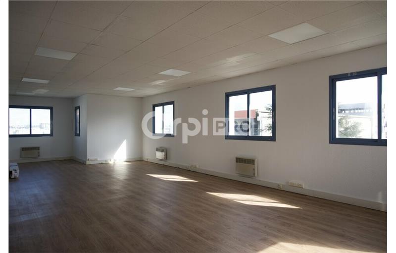 Location de bureau de 85 m² à Chassieu - 69680 photo - 1
