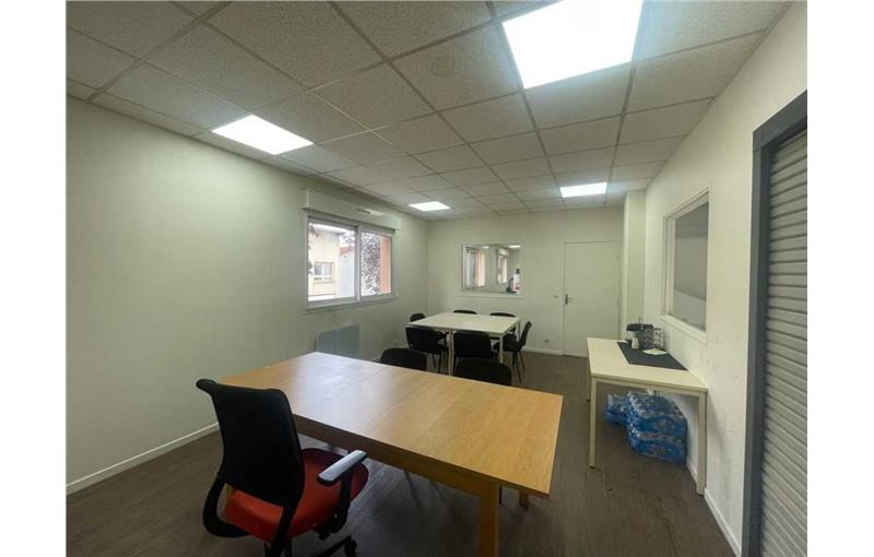 Location de bureau de 134 m² à Chevilly-Larue - 94550 photo - 1