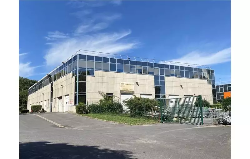 Location de bureau de 2029 m² à Chilly-Mazarin - 91380