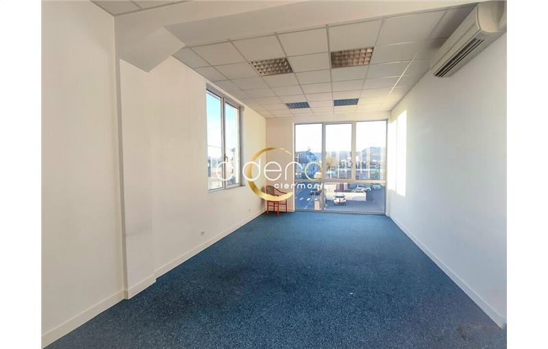 Location de bureau de 60 m² à Clermont-Ferrand - 63000 photo - 1