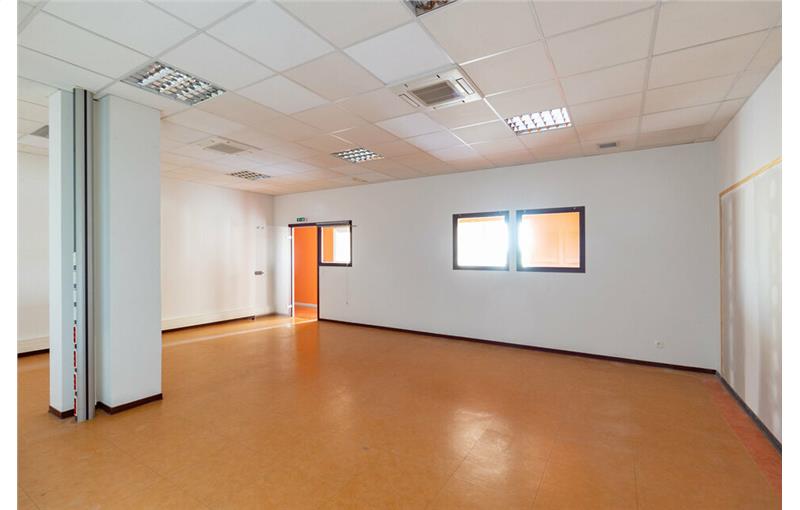 Location de bureau de 152 m² à Clermont-Ferrand - 63000 photo - 1
