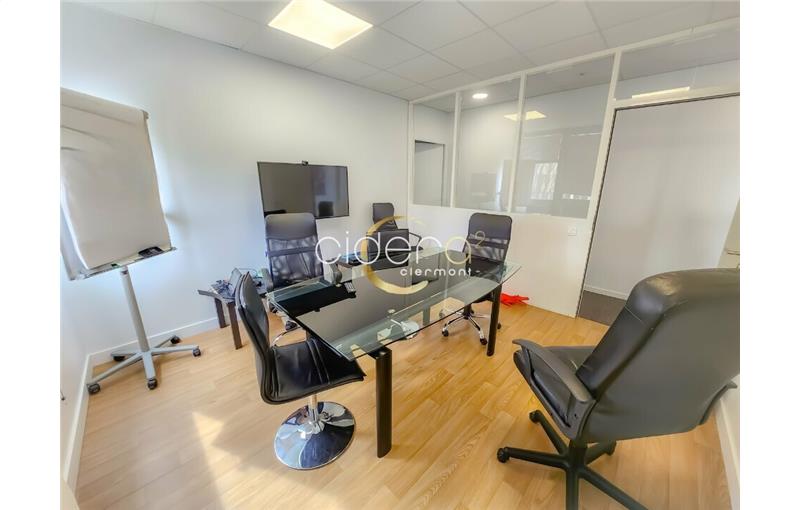 Location de bureau de 125 m² à Clermont-Ferrand - 63000 photo - 1