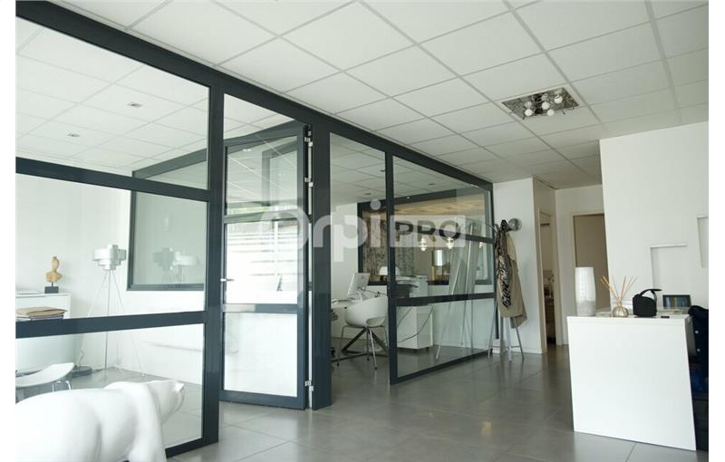 Location de bureau de 85 m² à Collonges-au-Mont-d'Or - 69660 photo - 1