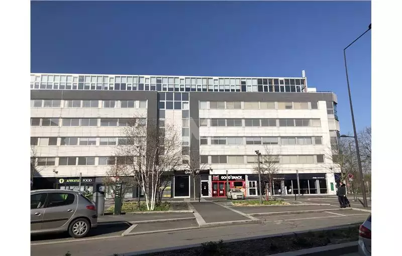 Location de bureau de 274 m² à Courcouronnes - 91080
