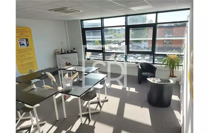 Location de bureau de 53 m² à Cournon-d'Auvergne - 63800