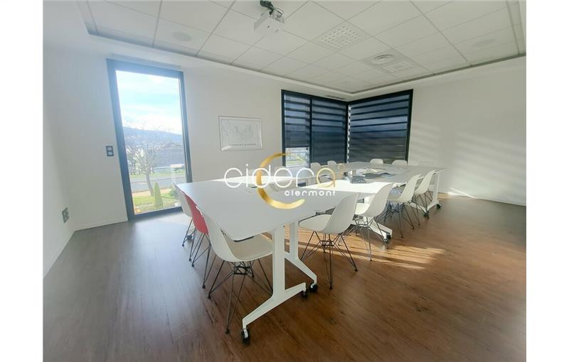 Location de bureau de 18 m² à Cournon-d'Auvergne - 63800 photo - 1