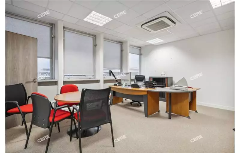 Location de bureau de 1756 m² à Créteil - 94000