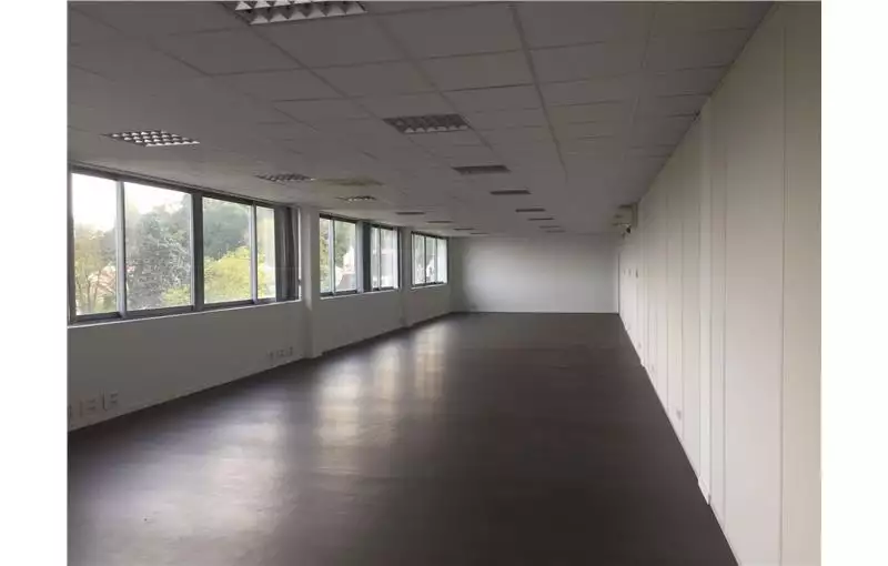 Location de bureau de 330 m² à Dammarie-les-Lys - 77190
