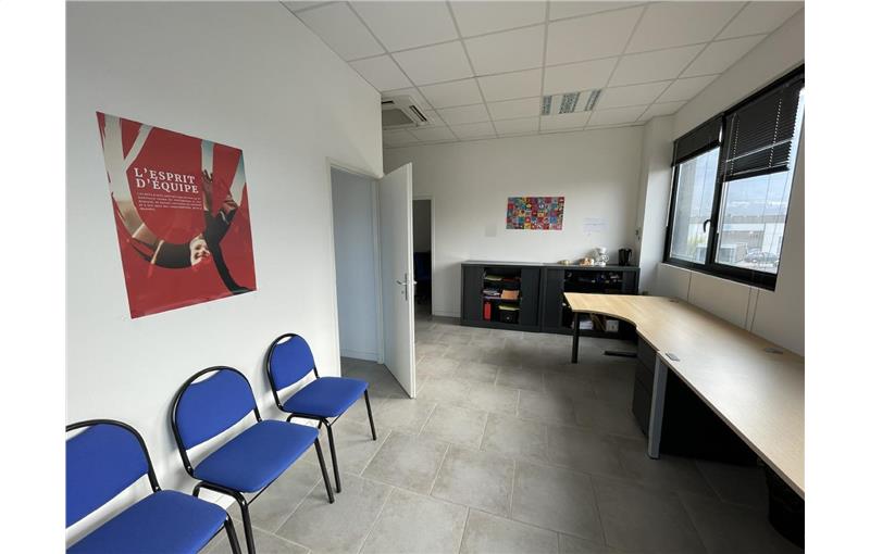 Location de bureau de 60 m² à Drumettaz-Clarafond - 73420 photo - 1