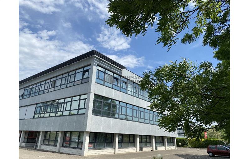 Location de bureau de 680 m² à Entzheim - 67960 photo - 1