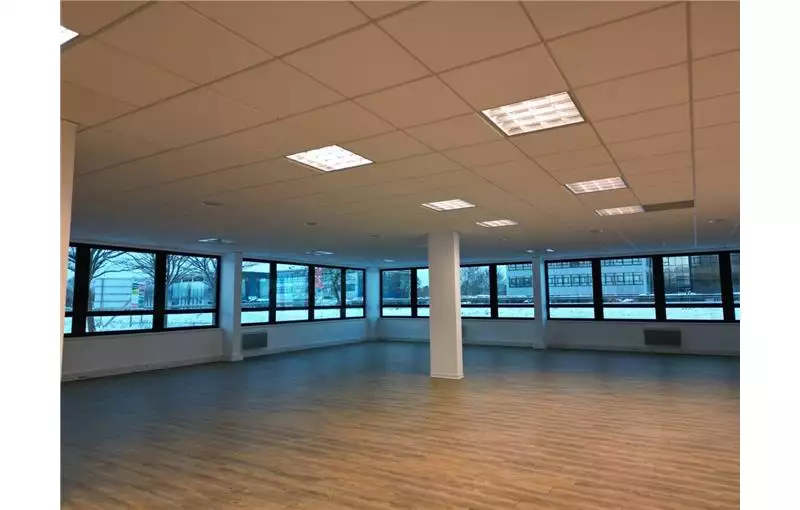 Location de bureau de 750 m² à Entzheim - 67960