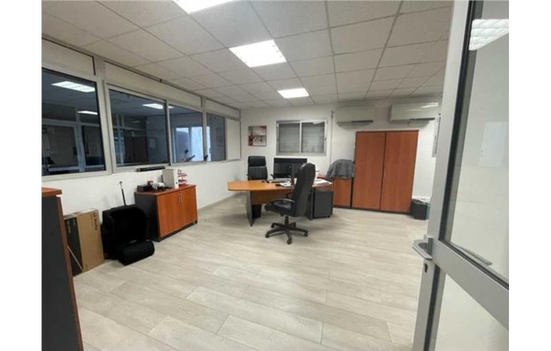Location de bureau de 400 m² à Éragny - 95610 photo - 1
