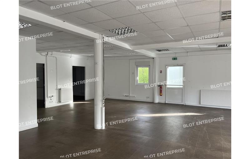 Location de bureau de 534 m² à Ergué-Gabéric - 29500 photo - 1