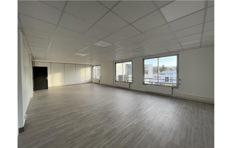 Location de bureau de 74 m² à Évreux - 27000 photo - 1
