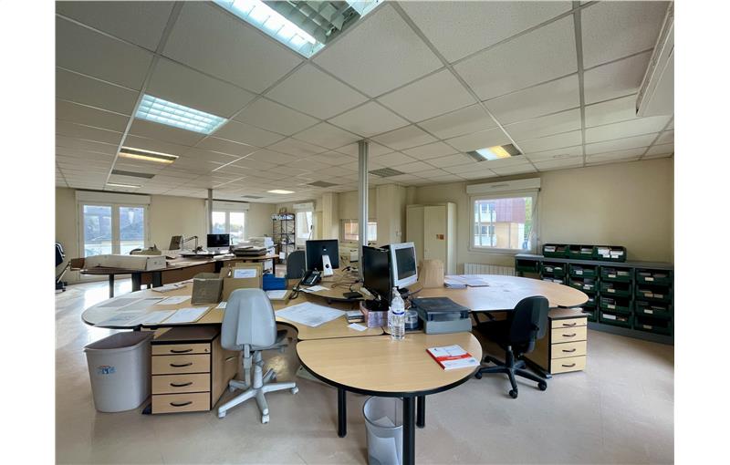 Location de bureau de 90 m² à Évreux - 27000 photo - 1