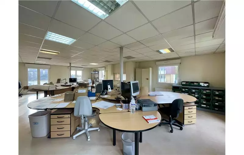 Location de bureau de 90 m² à Évreux - 27000
