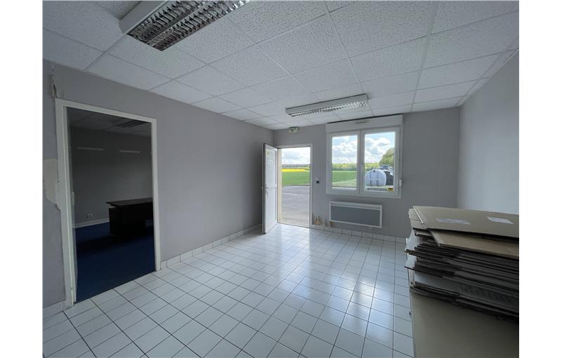 Location de bureau de 183 m² à Évreux - 27000 photo - 1