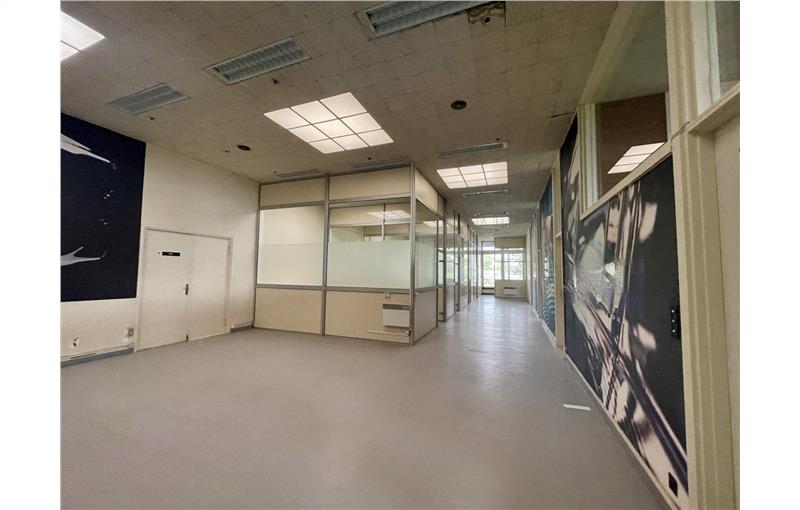 Location de bureau de 288 m² à Évreux - 27000 photo - 1