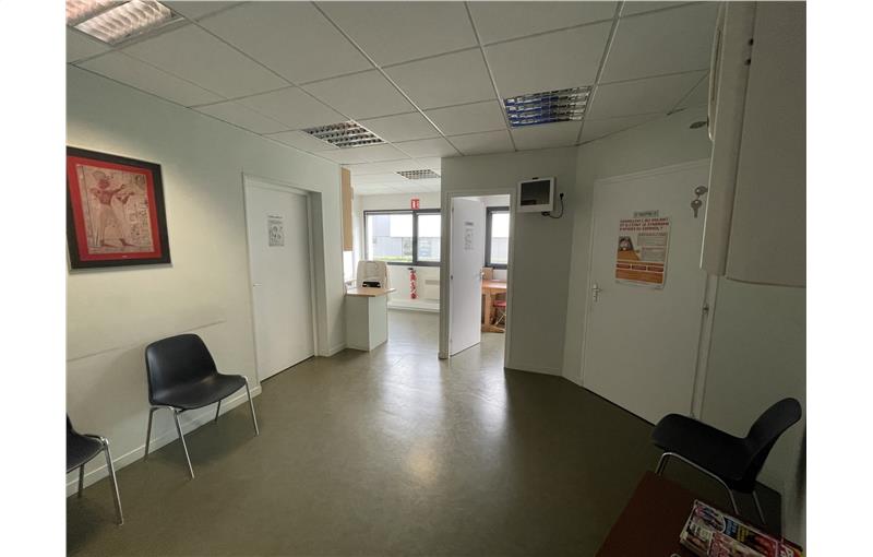 Location de bureau de 59 m² à Évreux - 27000 photo - 1