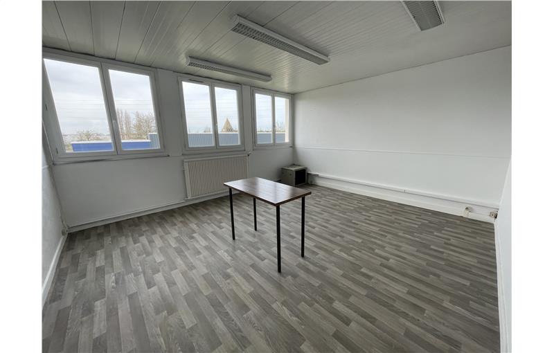 Location de bureau de 111 m² à Évreux - 27000 photo - 1