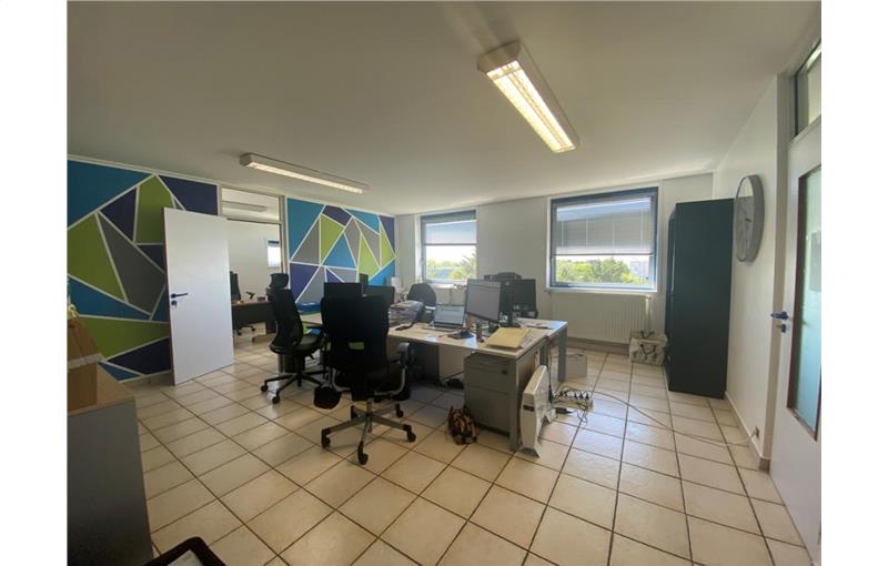 Location de bureau de 154 m² à Évry - 91000 photo - 1