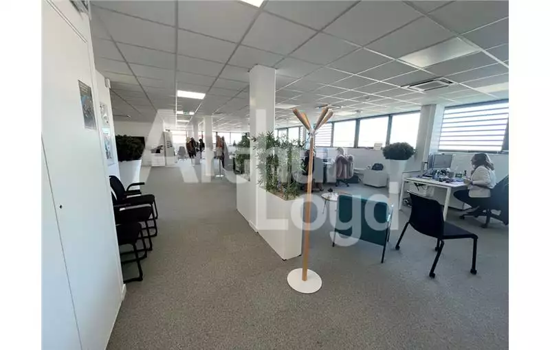 Location de bureau de 682 m² à Fleury-sur-Orne - 14123