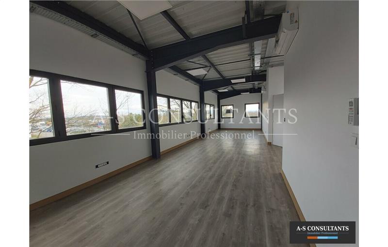 Location de bureau de 73 m² à Genas - 69740 photo - 1