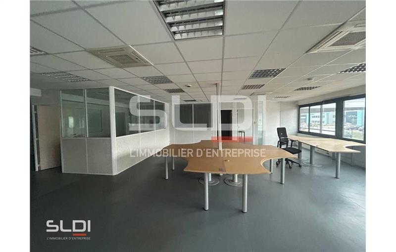 Location de bureau de 549 m² à Genay - 69730 photo - 1