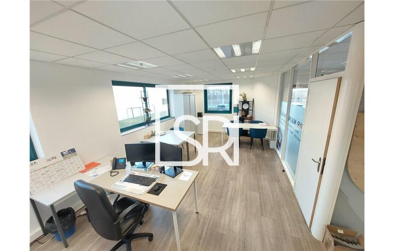 Location de bureau de 46 m² à Gerzat - 63360 photo - 1