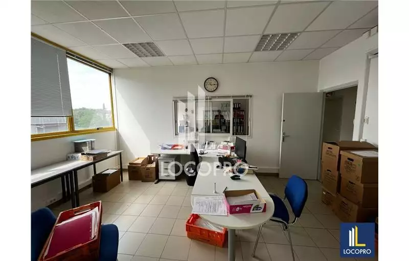 Location de bureau de 183 m² à Grasse - 06130