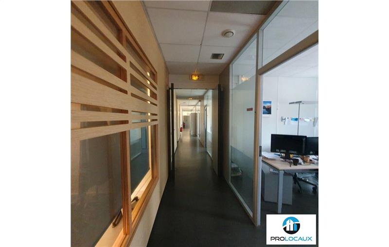 Location de bureau de 4 488 m² à Grenoble - 38000 photo - 1