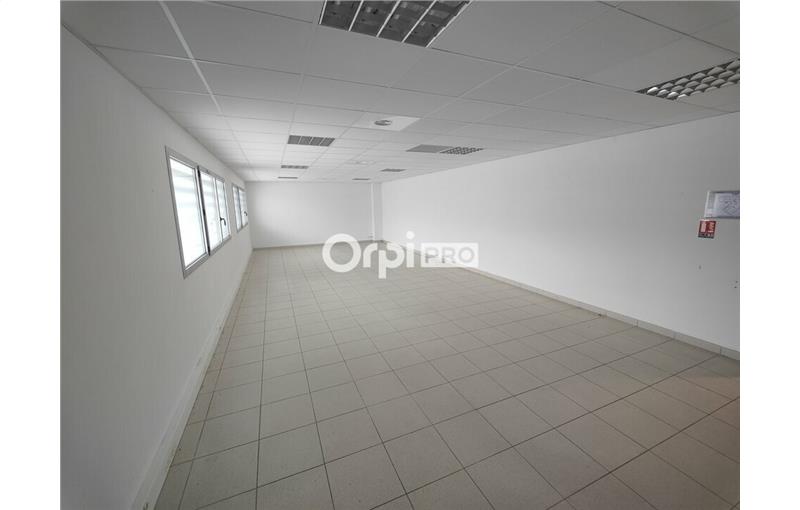 Location de bureau de 65 m² à Grigny - 91350 photo - 1