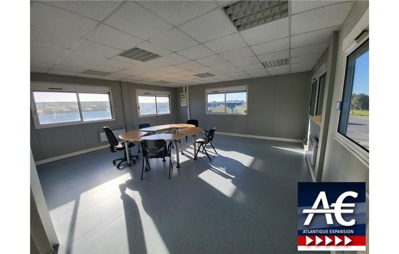 Location de bureau de 215 m² à Guérande - 44350 photo - 1